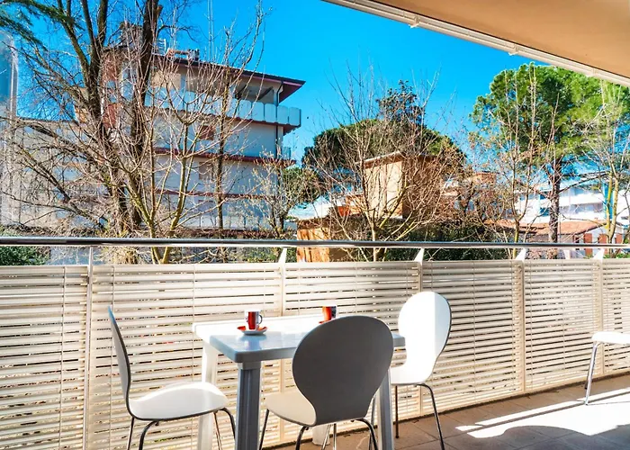 Sequoia Apartment *
